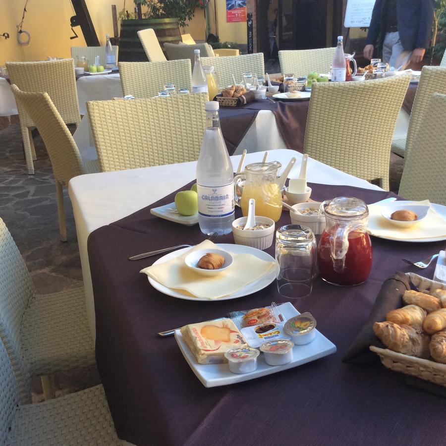 למזיה טרמה Il Borghetto Hotel Ristorante מראה חיצוני תמונה